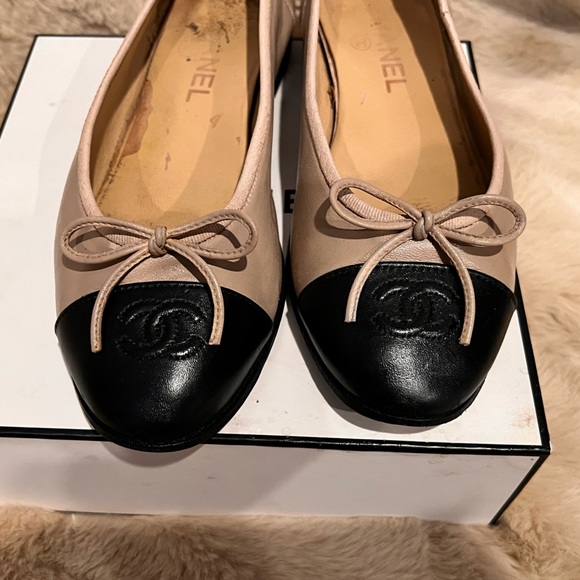 Chanel Vintage Two Toned Ballerina Flats - Picture 4 of 12